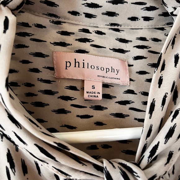 Philosophy blouse w/ ascot - Picture 3 of 4